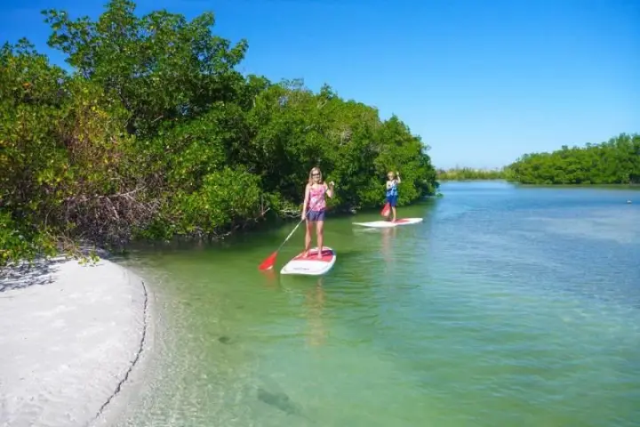 a small boat in a body of water